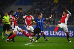 lol体验服下-包含荷甲倒计时，费耶诺德今晚迎来里程碑，细节引发关注，信心回归，阵容厚度经受考验的词条