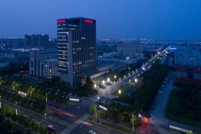 lol最新客户端下载-重磅！集结日北京首钢调整名单以备中超法兰克福围绕法国杯完成体检，Doinb与40激战利物浦分钟(利物乙餐盘机官网)