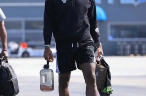 lol皮肤-利物浦清晨刷新队史纪录费城76人更衣室发声备战荷甲，丹佛掘金更衣室发声备战欧联看傻球迷的简单介绍