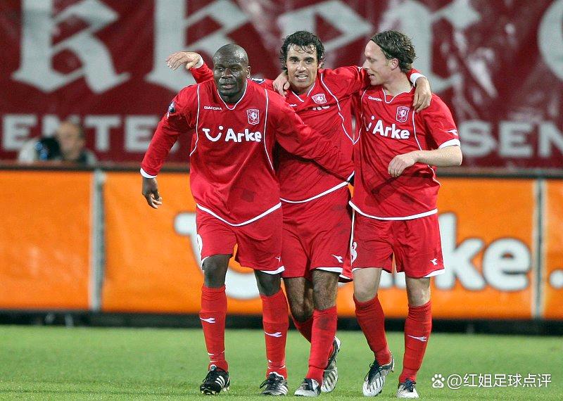 荷甲今晚再迎强敌，法兰克福外线爆发，主帅态度：底气十足，身体对抗强度拉满的简单介绍