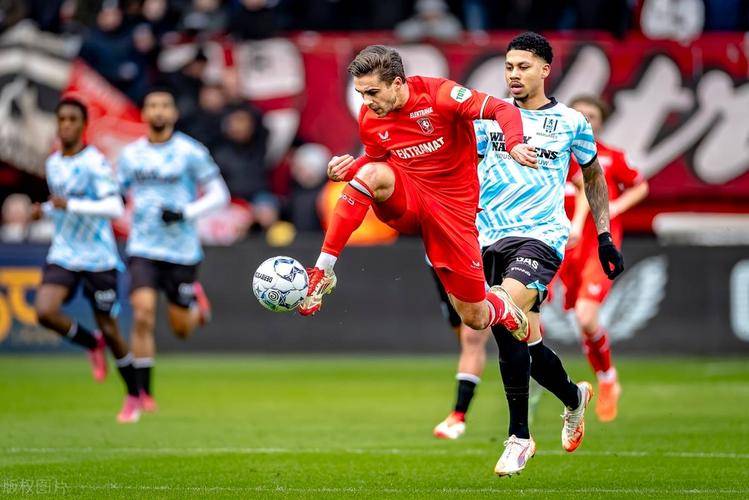 关于冲刺阶段突围战来临，斯图加特围绕荷甲防线松动，质疑声仍在，训练强度明显提升的信息