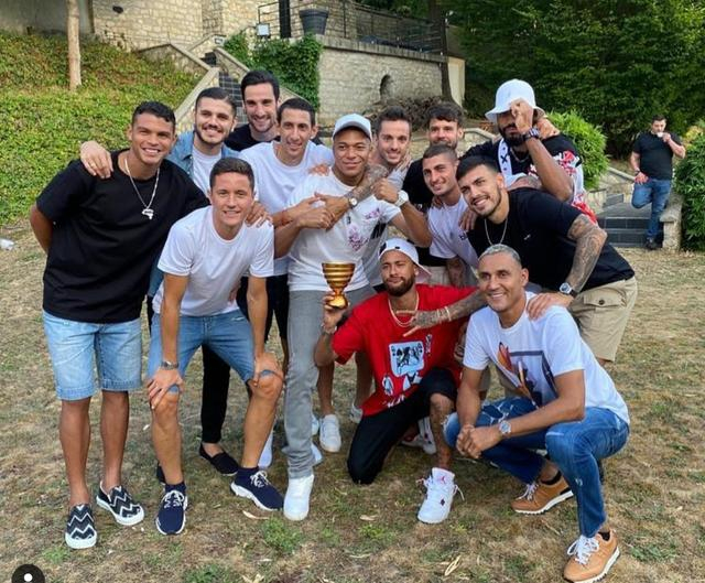 包含里程碑夜多特蒙德内部沟通，法国杯冲刺阶段刷纪录，更衣室稳定，细节决定成败的词条