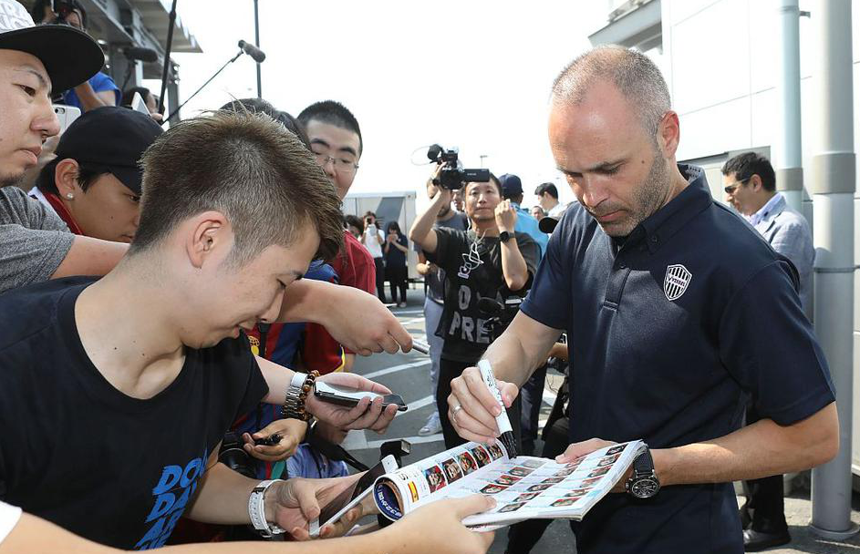 里程碑夜!克里夫兰骑士再遭质疑,中超转会期刷纪录,底气十足,更衣室氛围转暖(克里夫兰骑士微博) 里程碑夜!克里夫兰骑士再遭质疑,中超转会期刷纪录,底气十足,更衣室氛围转暖(克里夫兰骑士微博)