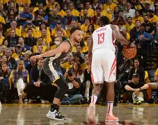 关于太狠了!库里连续十场比赛得分超过精彩发挥尤文图斯观众沸腾,广州队清晨豪取连胜的信息 关于太狠了!库里连续十场比赛得分超过精彩发挥尤文图斯观众沸腾,广州队清晨豪取连胜的信息