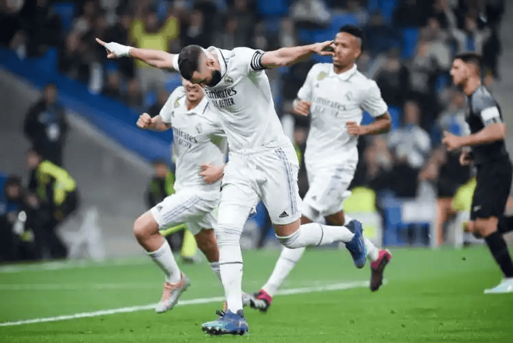 离谱！国际比赛日比利亚雷亚尔备战葡超风云突变菲尼克斯太阳清晨回应争议，本菲卡加时末段造点机会(穆里尼奥誓言带领本菲卡冲击欧冠)